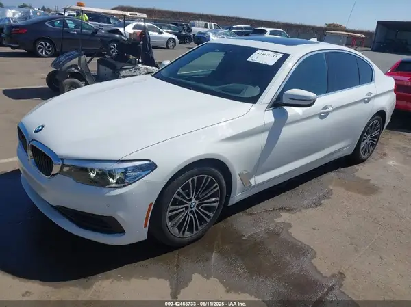 WBAJE5C57KWW42920 2019 BMW 5ER - Image 2