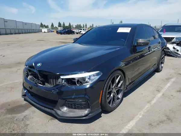 WBAJE5C5XKWW14562 2019 BMW 5ER - Image 2