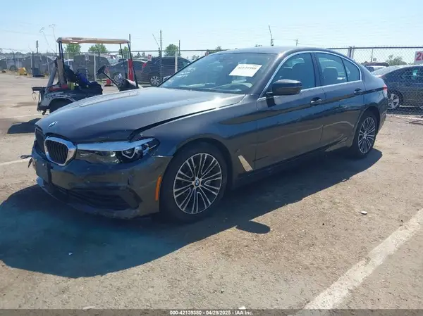 WBAJE5C5XKWW20300 2019 BMW 5ER - Image 2