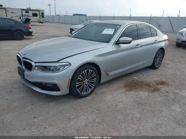 WBAJE7C30HG889094 2017 BMW 5ER - Image 2