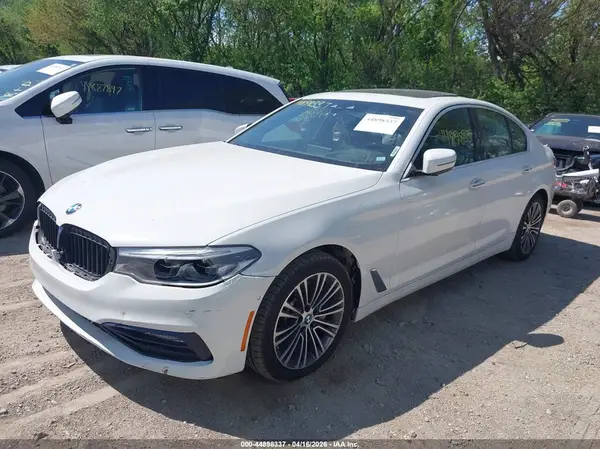WBAJE7C31HG888214 2017 BMW 5ER - Image 2