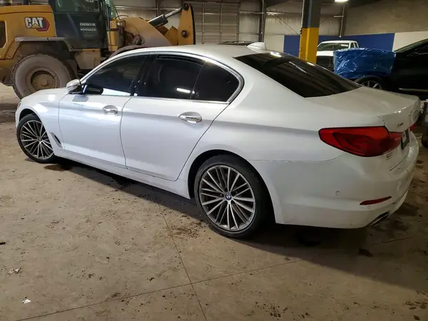 WBAJE7C32HG889338 2017 BMW 5ER - Image 2