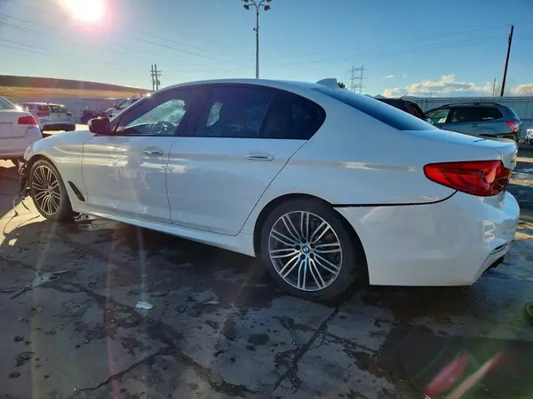 WBAJE7C33HG887629 2017 BMW 5ER - Image 2