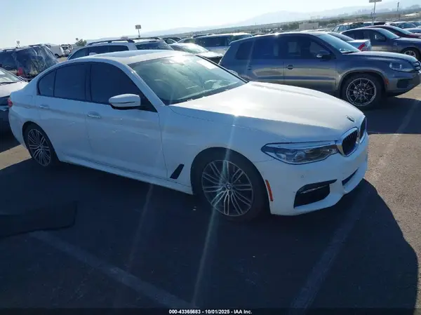 WBAJE7C34HG887610 2017 BMW 5ER - Image 1