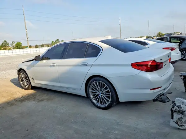WBAJE7C36HG889276 2017 BMW 5ER - Image 2