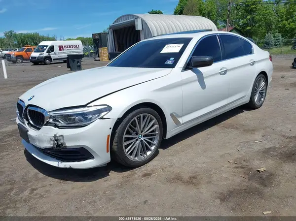 WBAJE7C37HG887424 2017 BMW 5ER - Image 2