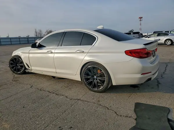 WBAJE7C37HG890064 2017 BMW 5ER - Image 2