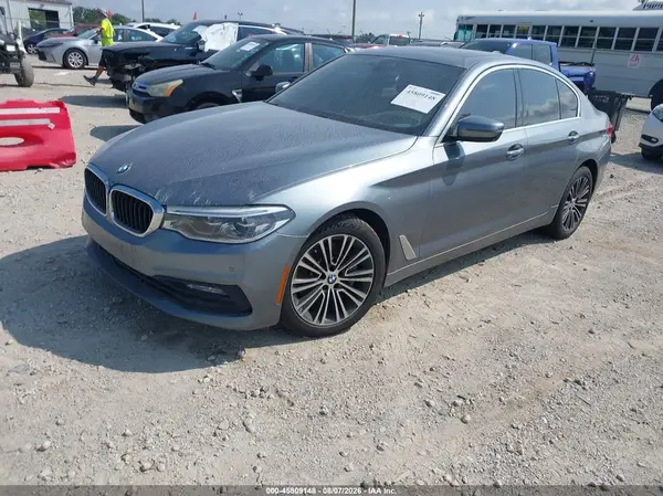 WBAJE7C38HG887562 2017 BMW 5ER - Image 2