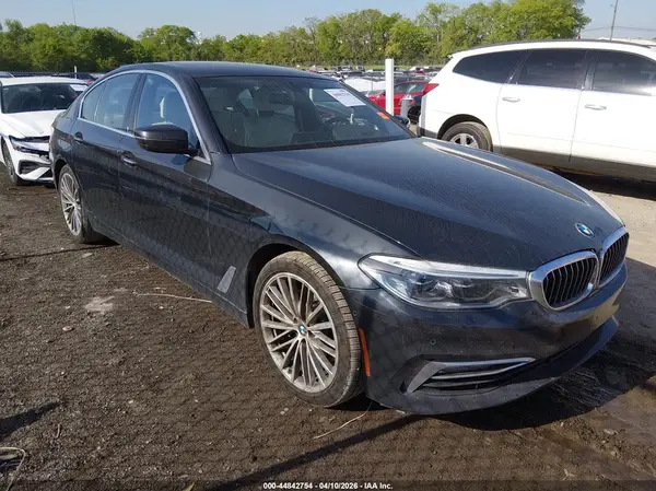WBAJE7C38HG887674 2017 BMW 5ER - Image 1