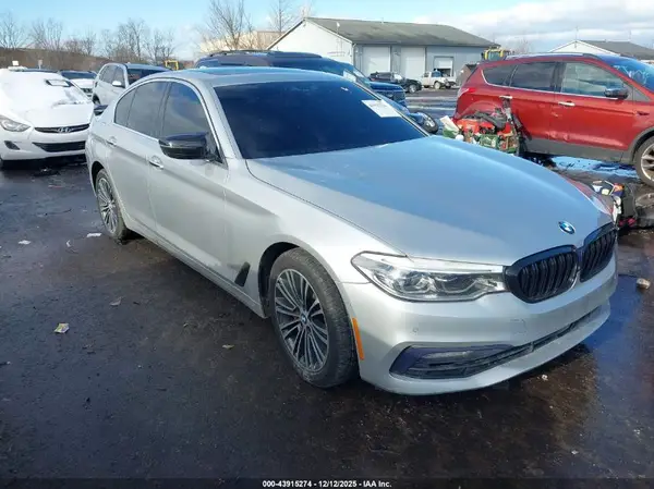 WBAJE7C39HG888879 2017 BMW 5ER - Image 1