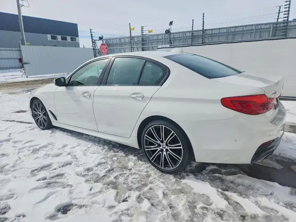 WBAJE7C3XHG889328 2017 BMW 5ER - Image 2