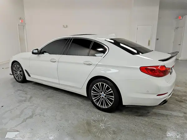 WBAJE7C3XHWA03436 2017 BMW 5ER - Image 2