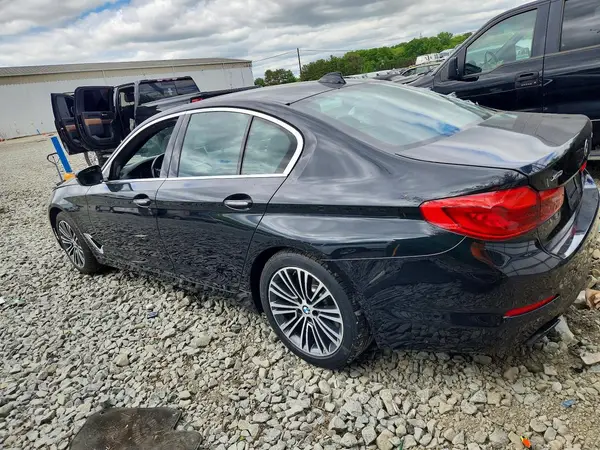 WBAJE7C50JG891905 2018 BMW 5ER - Image 2