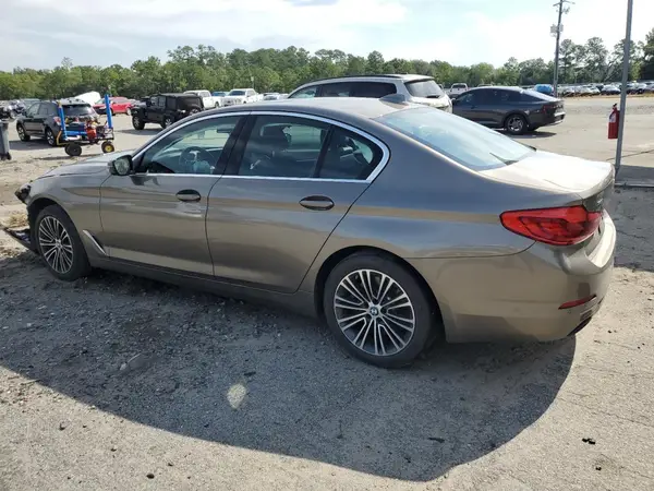 WBAJE7C52KG893057 2019 BMW 5ER - Image 2