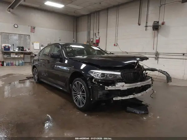 WBAJE7C52KWW01073 2019 BMW 5ER - Image 1