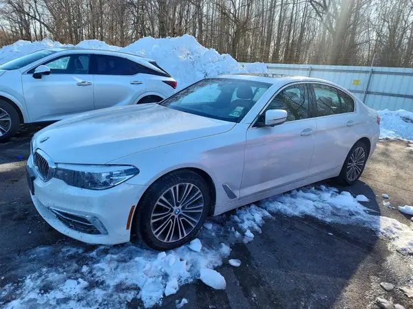 WBAJE7C52KWW05057 2019 BMW 5ER - Image 1