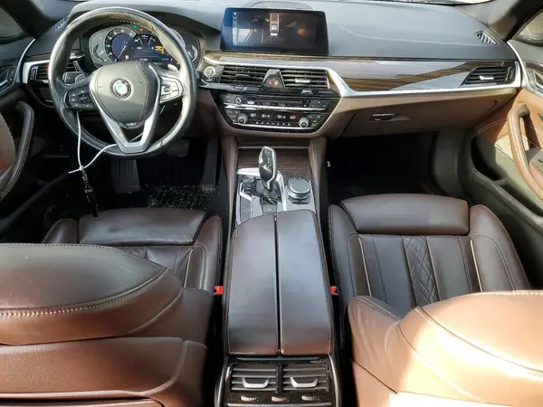 WBAJE7C52KWW18844 2019 BMW 5ER - Image 8