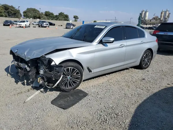 WBAJE7C53JG891638 2018 BMW 5ER - Image 1