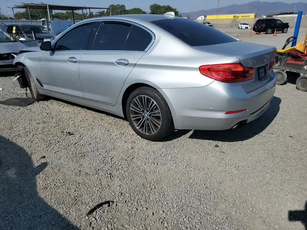 WBAJE7C53JG891638 2018 BMW 5ER - Image 2