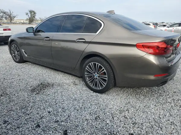 WBAJE7C55JG891978 2018 BMW 5ER - Image 2