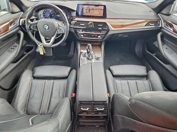 WBAJE7C55KWW30955 2019 BMW 5ER - Image 8