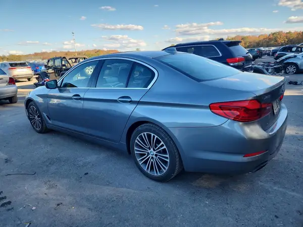 WBAJE7C55KWW37100 2019 BMW 5ER - Image 2