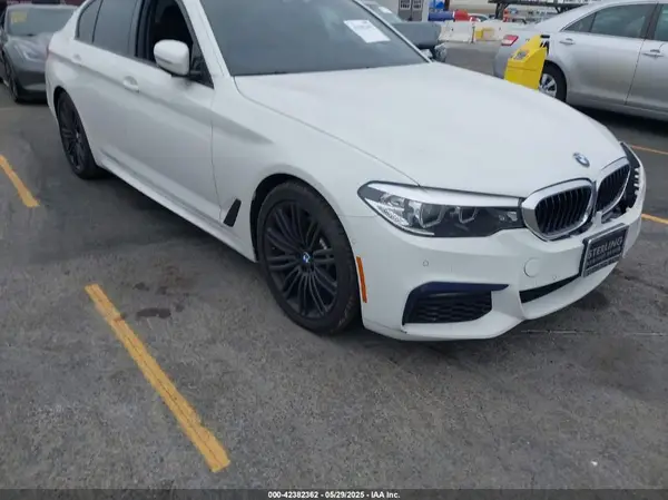 WBAJE7C55KWW43530 2019 BMW 5ER - Image 1