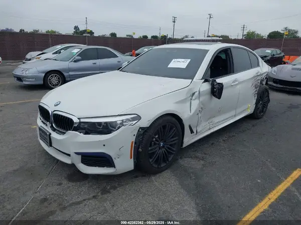 WBAJE7C55KWW43530 2019 BMW 5ER - Image 2