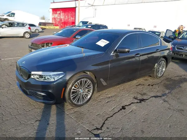 WBAJE7C56JG891732 2018 BMW 5ER - Image 2