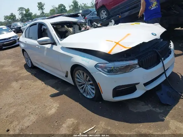 WBAJE7C56JWC55451 2018 BMW 5ER - Image 1