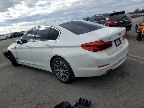 WBAJE7C56KG893207 2019 BMW 5ER - Image 2