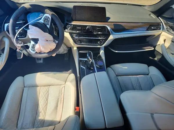 WBAJE7C56KWW34979 2019 BMW 5ER - Image 8