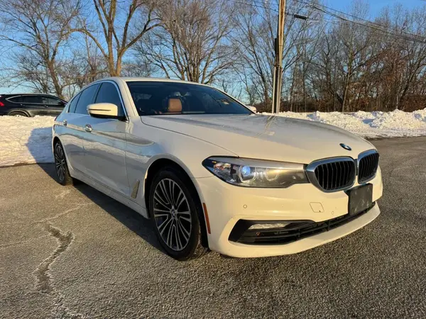 WBAJE7C57JG891917 2018 BMW 5ER - Image 1
