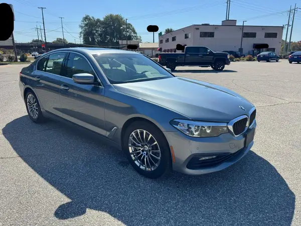 WBAJE7C57JWC54955 2018 BMW 5ER - Image 1