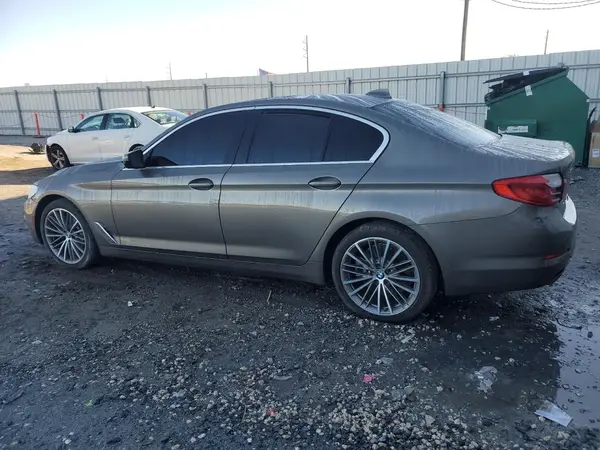 WBAJE7C57KWW30701 2019 BMW 5ER - Image 2