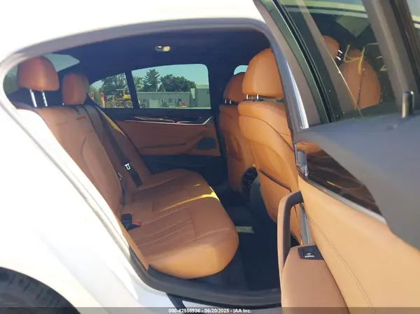 WBAJE7C59JG892017 2018 BMW 5ER - Image 8