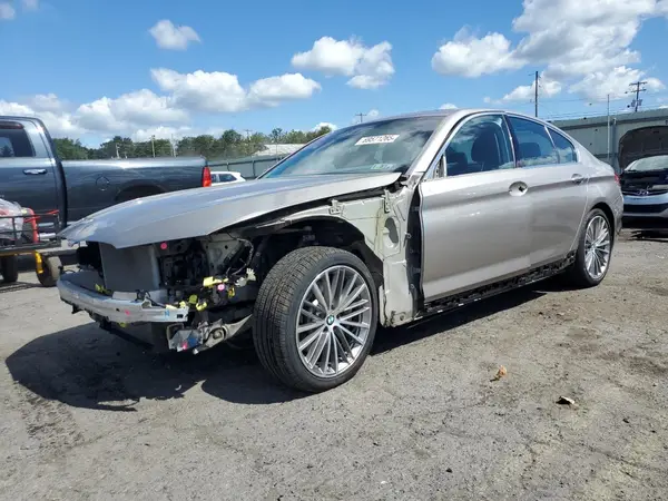WBAJE7C59JWC55878 2018 BMW 5ER - Image 1