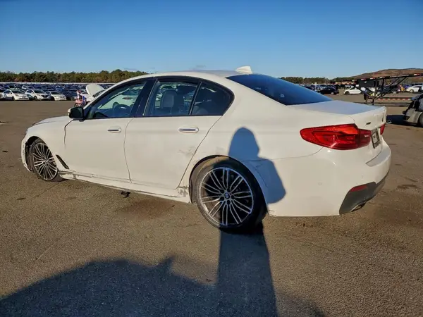 WBAJE7C59JWC55881 2018 BMW 5ER - Image 2
