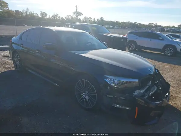 WBAJE7C59JWC57761 2018 BMW 5ER - Image 1