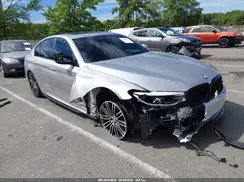 WBAJE7C59KG893198 2019 BMW 5ER