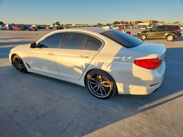 WBAJE7C5XJWC57672 2018 BMW 5ER - Image 2