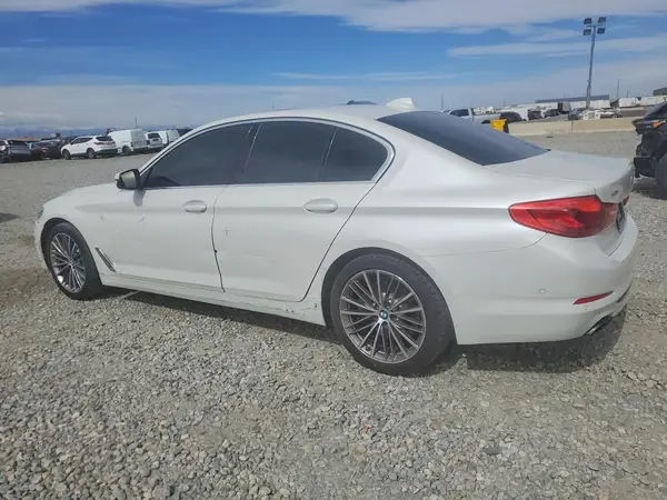 WBAJE7C5XKWW10703 2019 BMW 5ER - Image 2