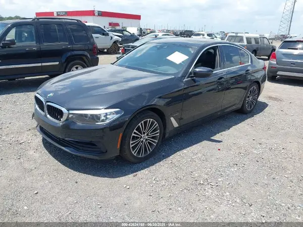 WBAJR3C03LCE03898 2020 BMW 5ER - Image 2