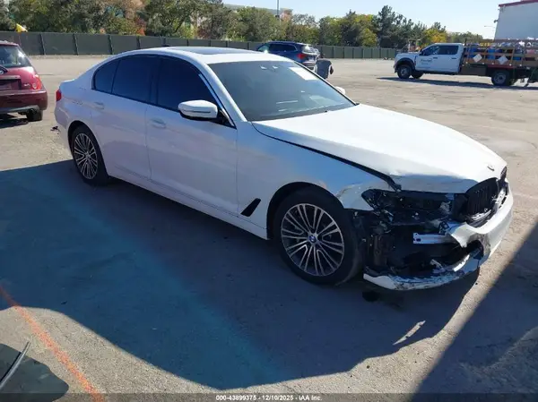 WBAJR3C03LWW78358 2020 BMW 5ER - Image 1