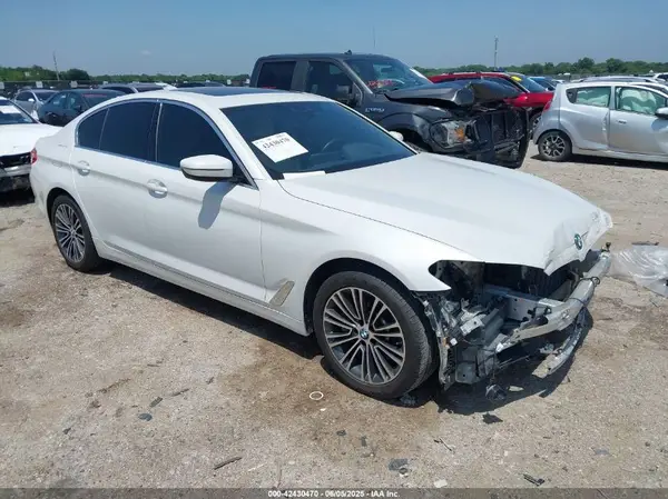 WBAJR3C04LWW68910 2020 BMW 5ER - Image 1