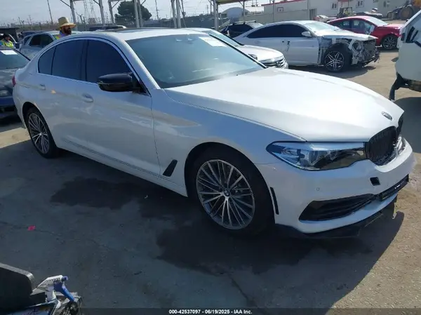 WBAJR3C08LCE08370 2020 BMW 5ER - Image 1