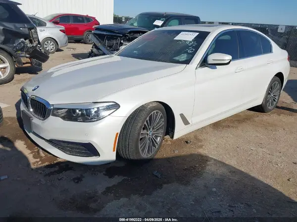 WBAJR3C0XLWW74548 2020 BMW 5ER - Image 2