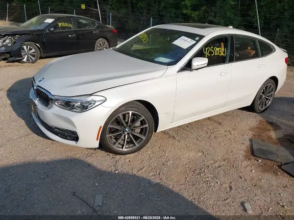 WBAJV6C59KBK08978 2019 BMW 6ER - Image 2