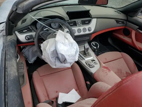WBALM1C5XGE634893 2016 BMW Z4 - Image 8