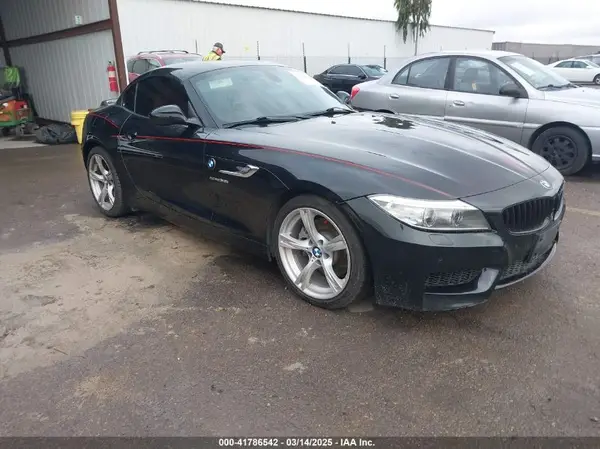 WBALM7C5XGJ799319 2016 BMW Z4 - Image 1